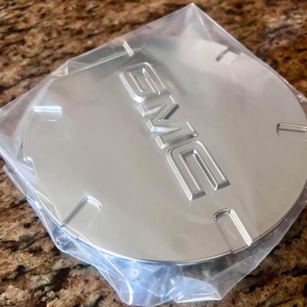 GMC Silver Hubcap